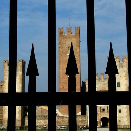 Bed And Breakfast Castello Villafranca di Verona Luaran gambar